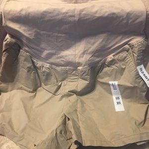 NWT Old Navy Maternity shorts khaki size 16